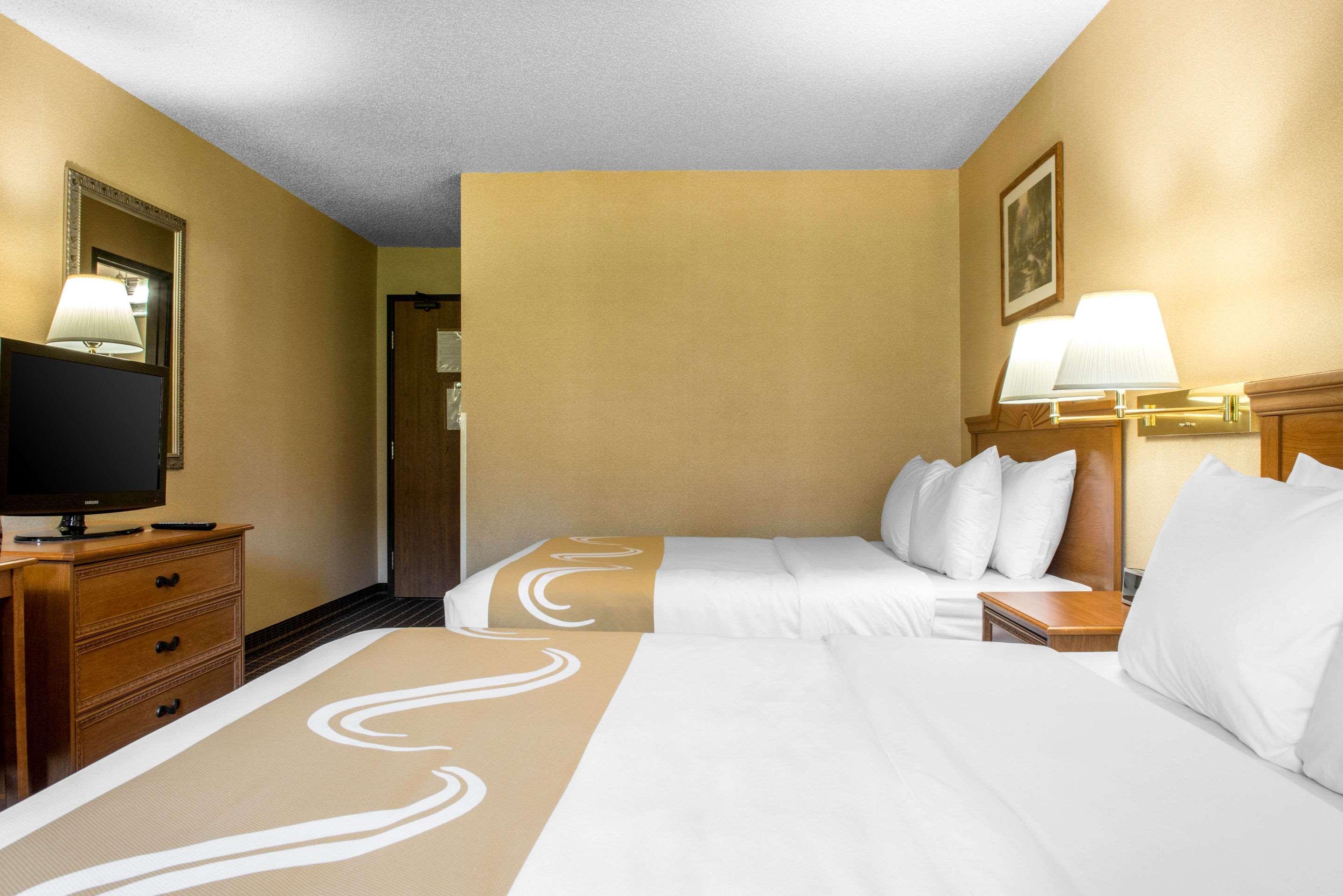 Quality Inn Meadville Bagian luar foto