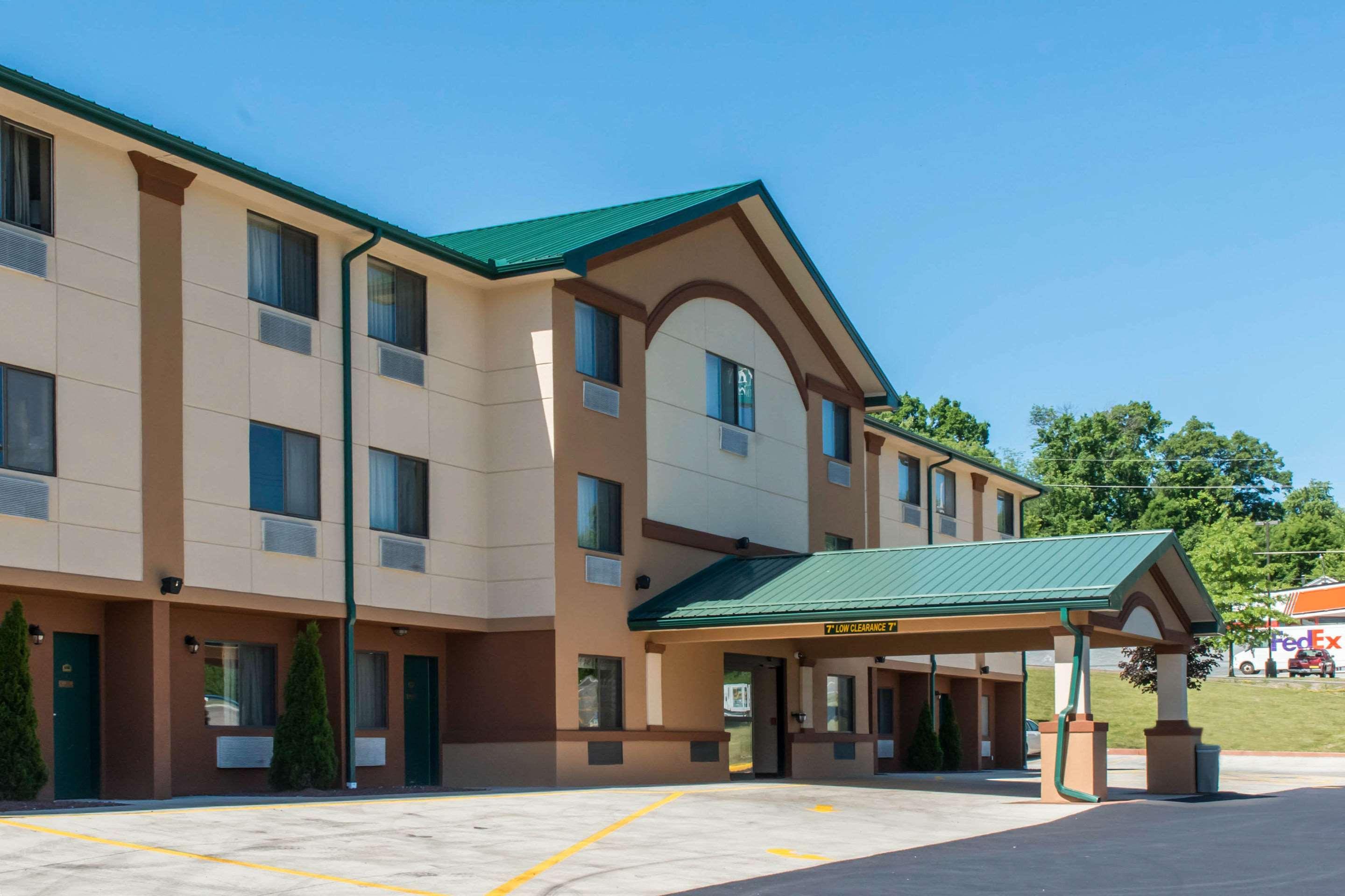 Quality Inn Meadville Bagian luar foto