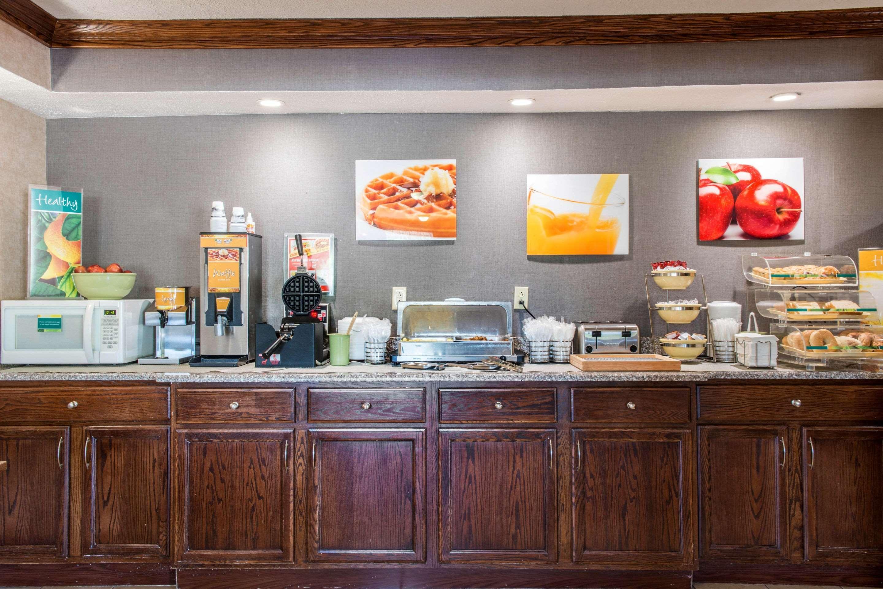 Quality Inn Meadville Bagian luar foto