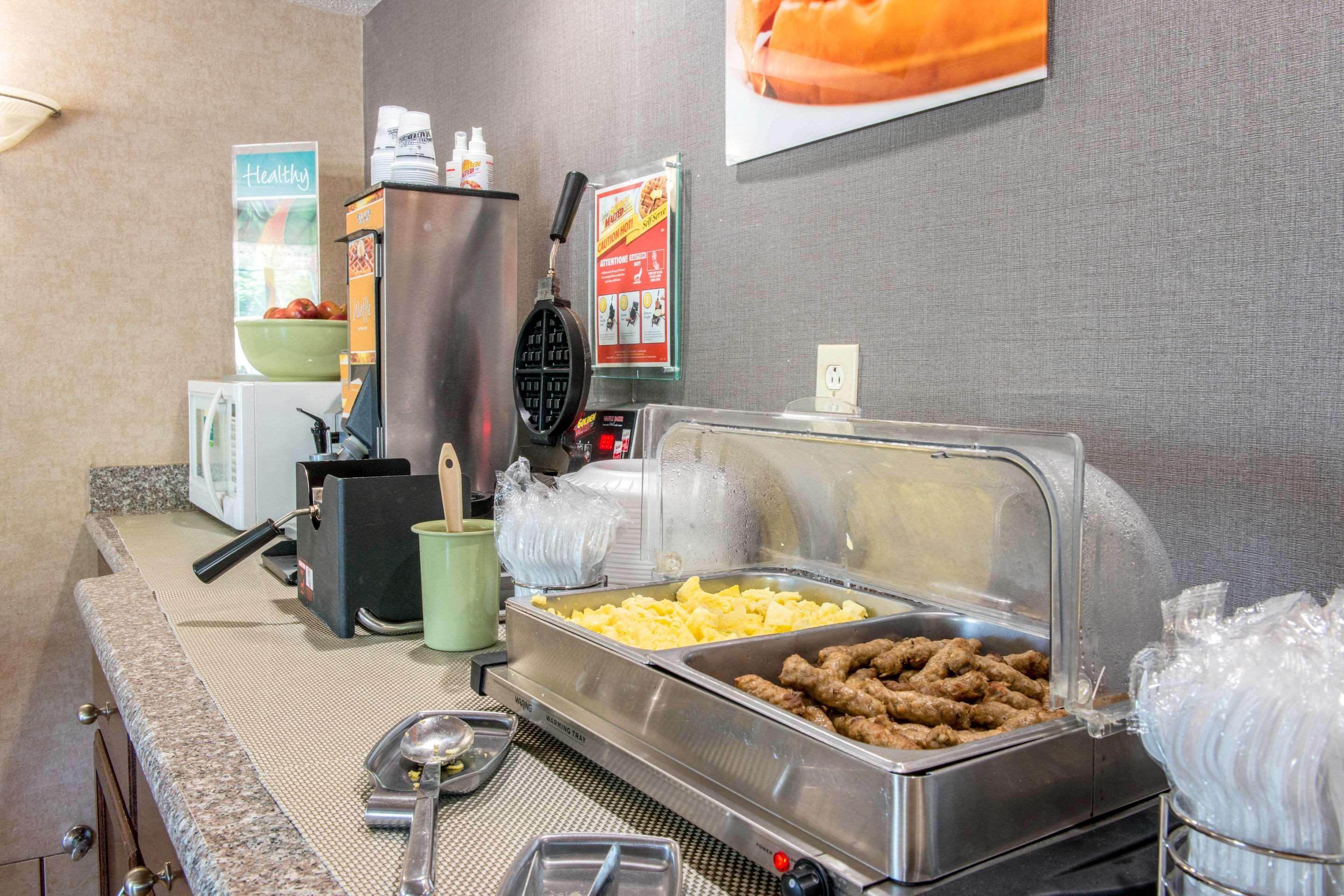 Quality Inn Meadville Bagian luar foto
