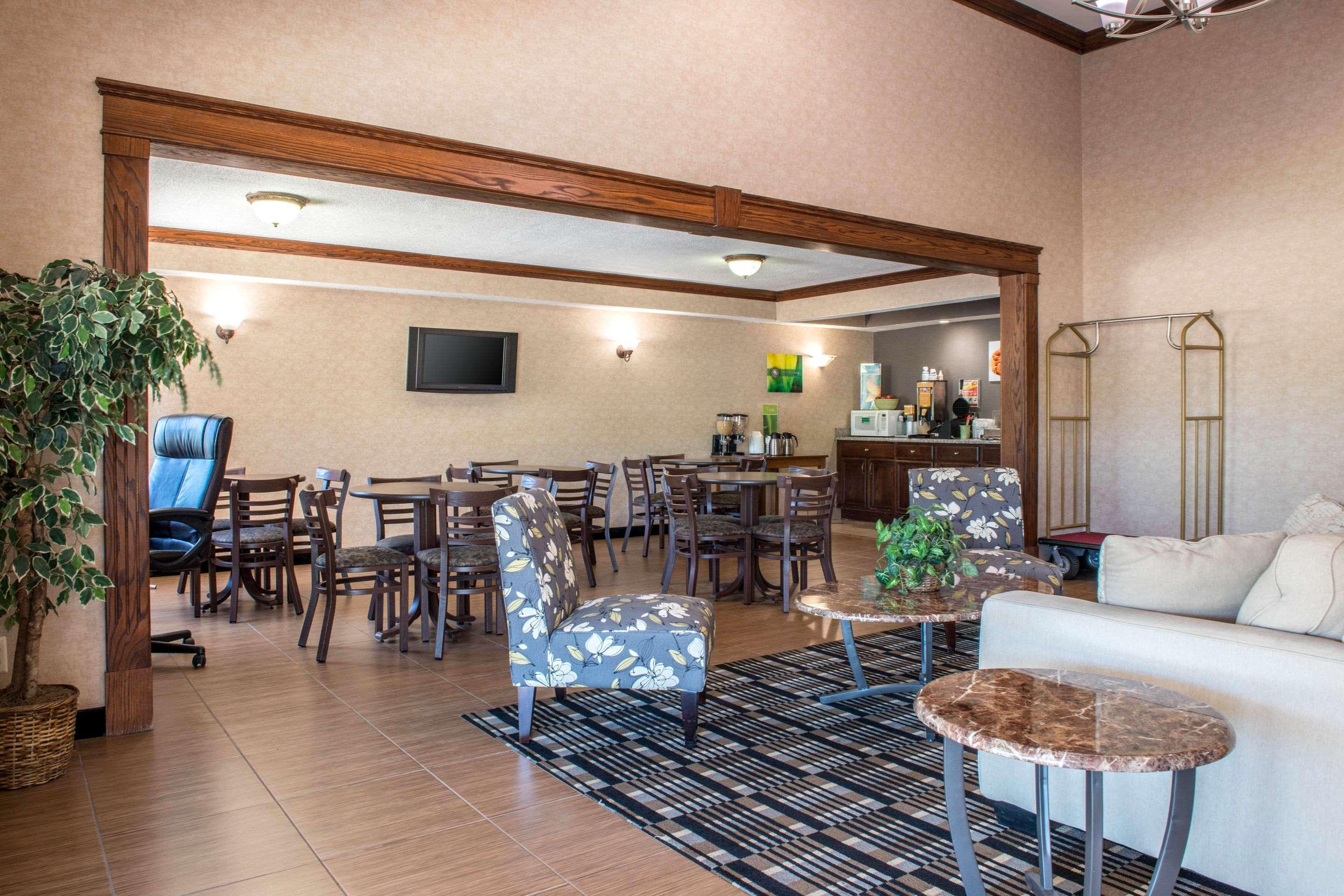 Quality Inn Meadville Bagian luar foto