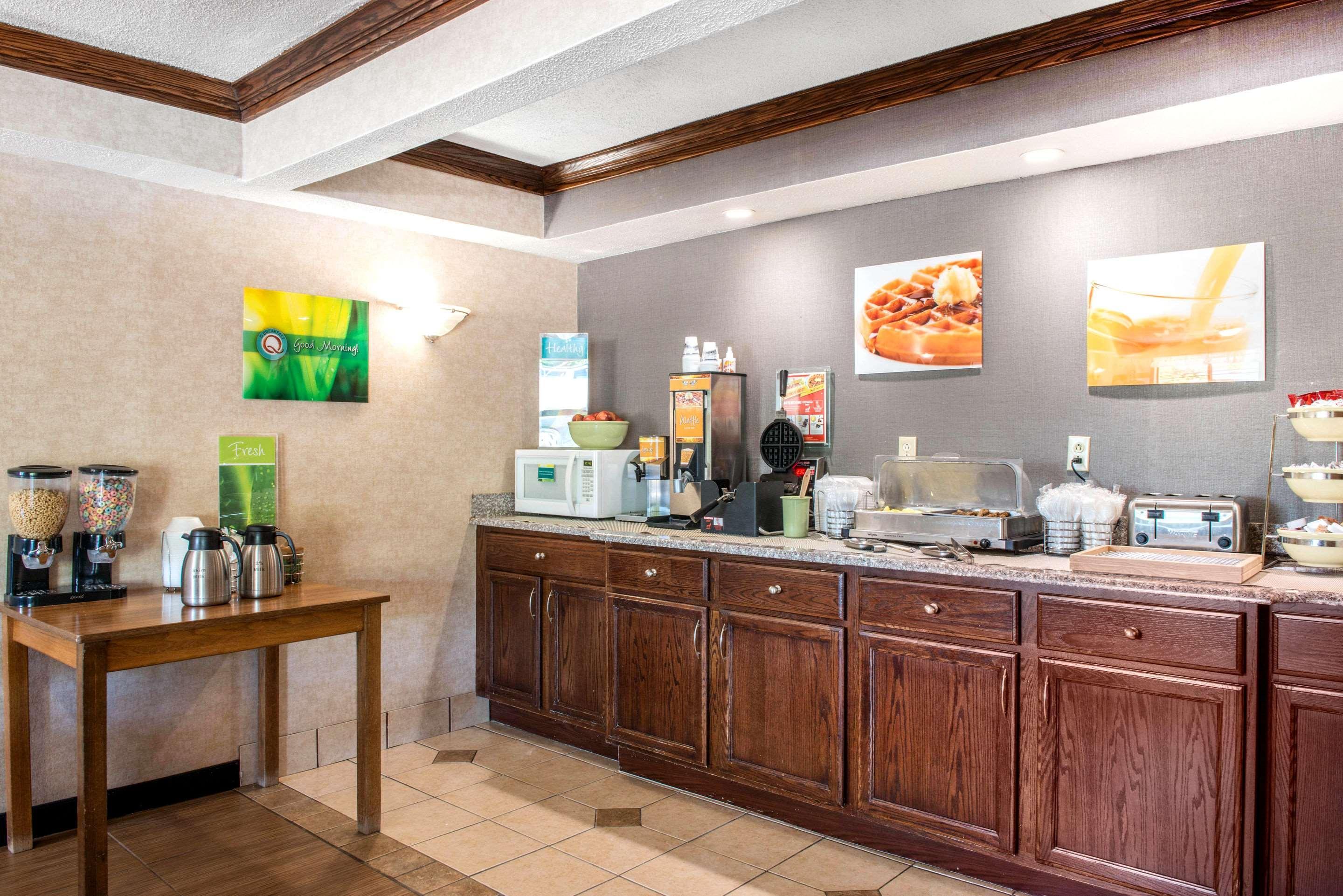 Quality Inn Meadville Bagian luar foto