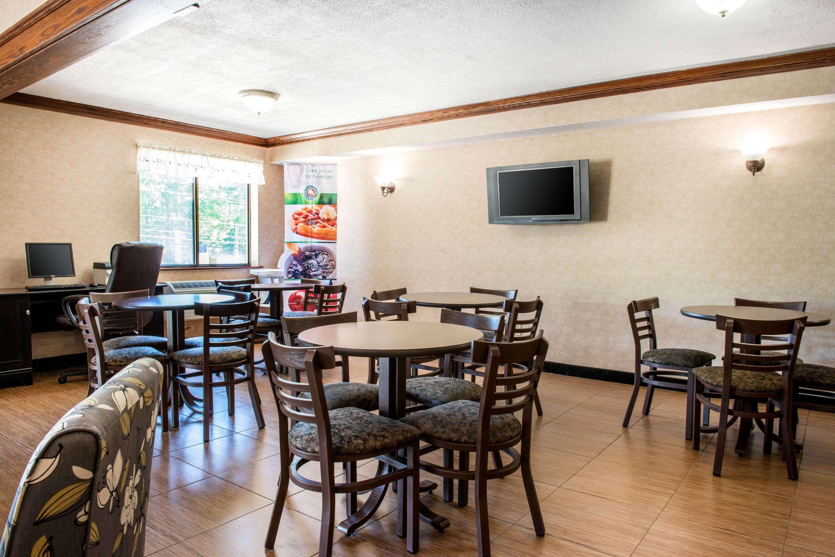 Quality Inn Meadville Bagian luar foto