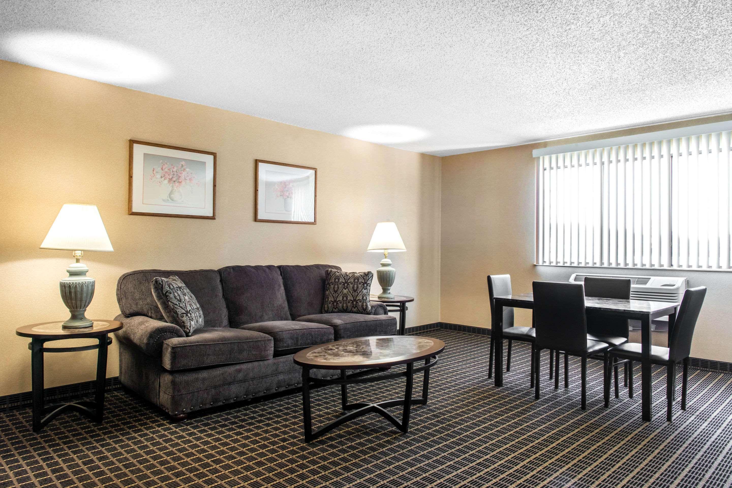 Quality Inn Meadville Bagian luar foto