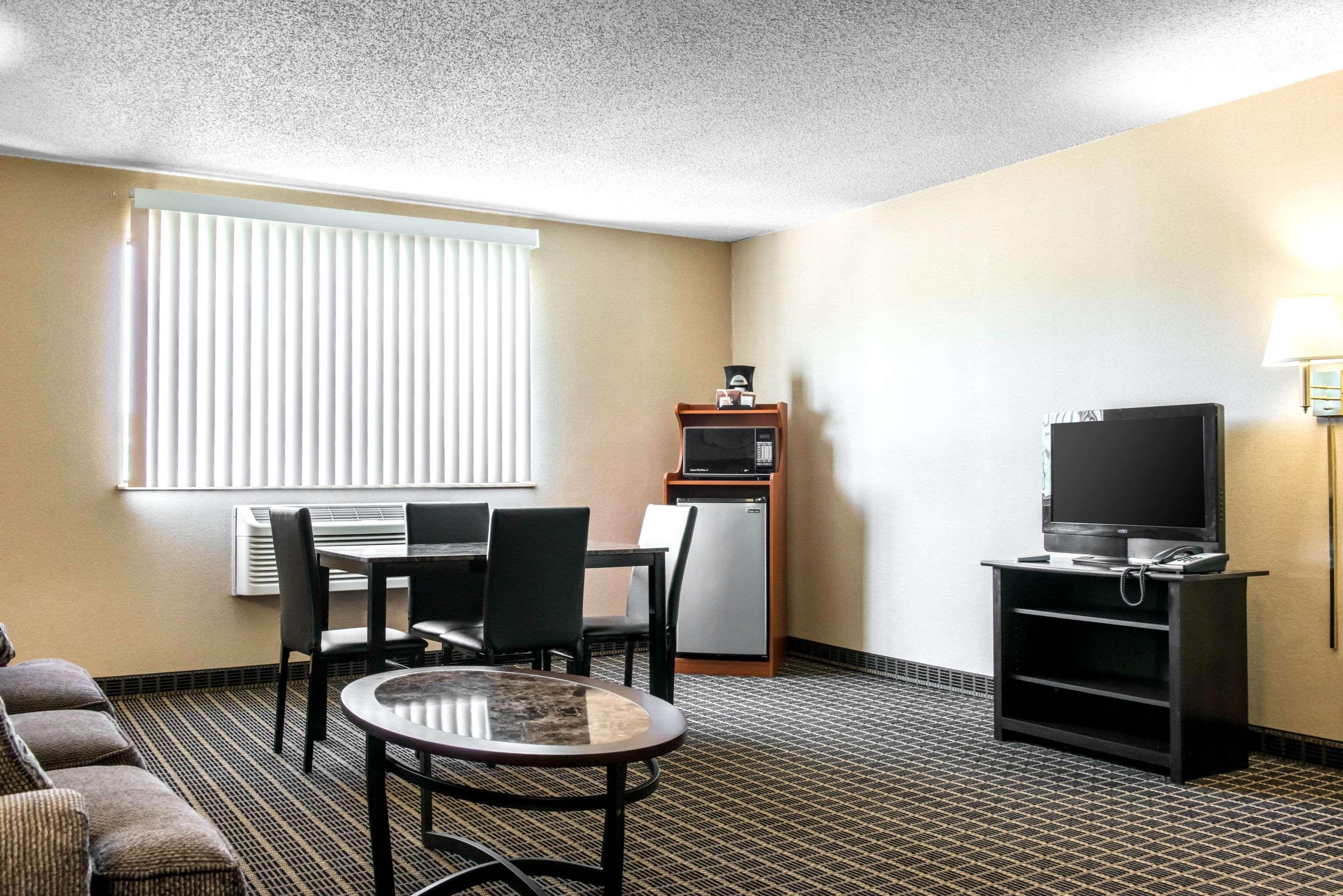 Quality Inn Meadville Bagian luar foto